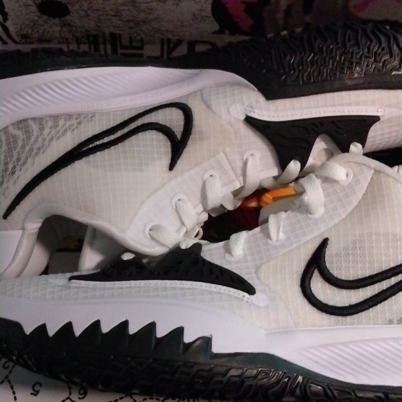 Nike Kyrie Low 4 TB Last Release Nike Men's 12 1/2 - Picture 3 of 5